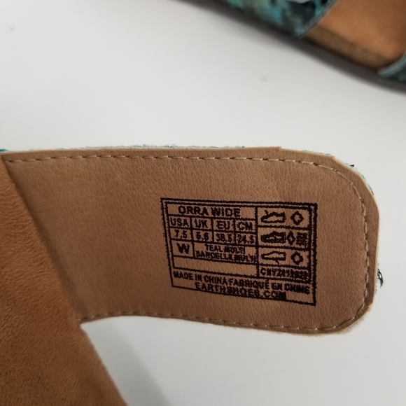 Earth Origins | NWOT Orra Snake Slip On Sandals - Picture 4 of 8